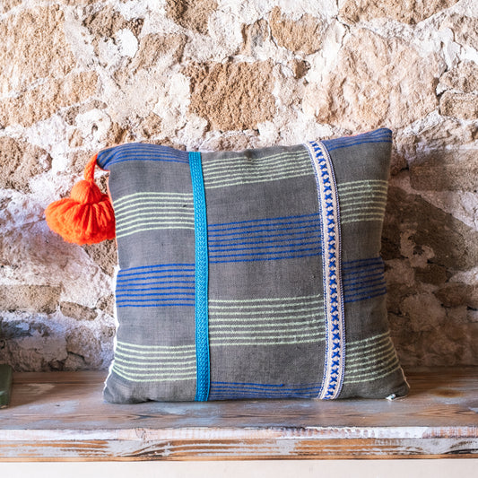 Decorative Throw Pillow with Handmade Tassel